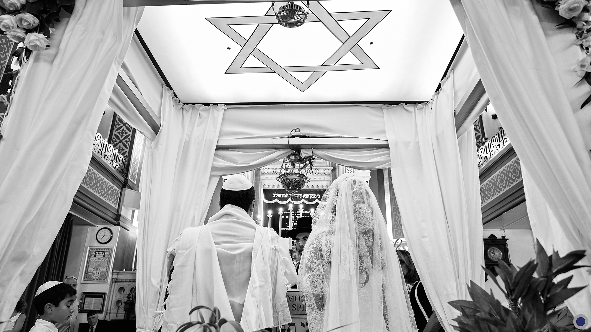 Cérémonie religieuse : À la Synagogue. Reportage de mariage à Nantes et dans toute la France.