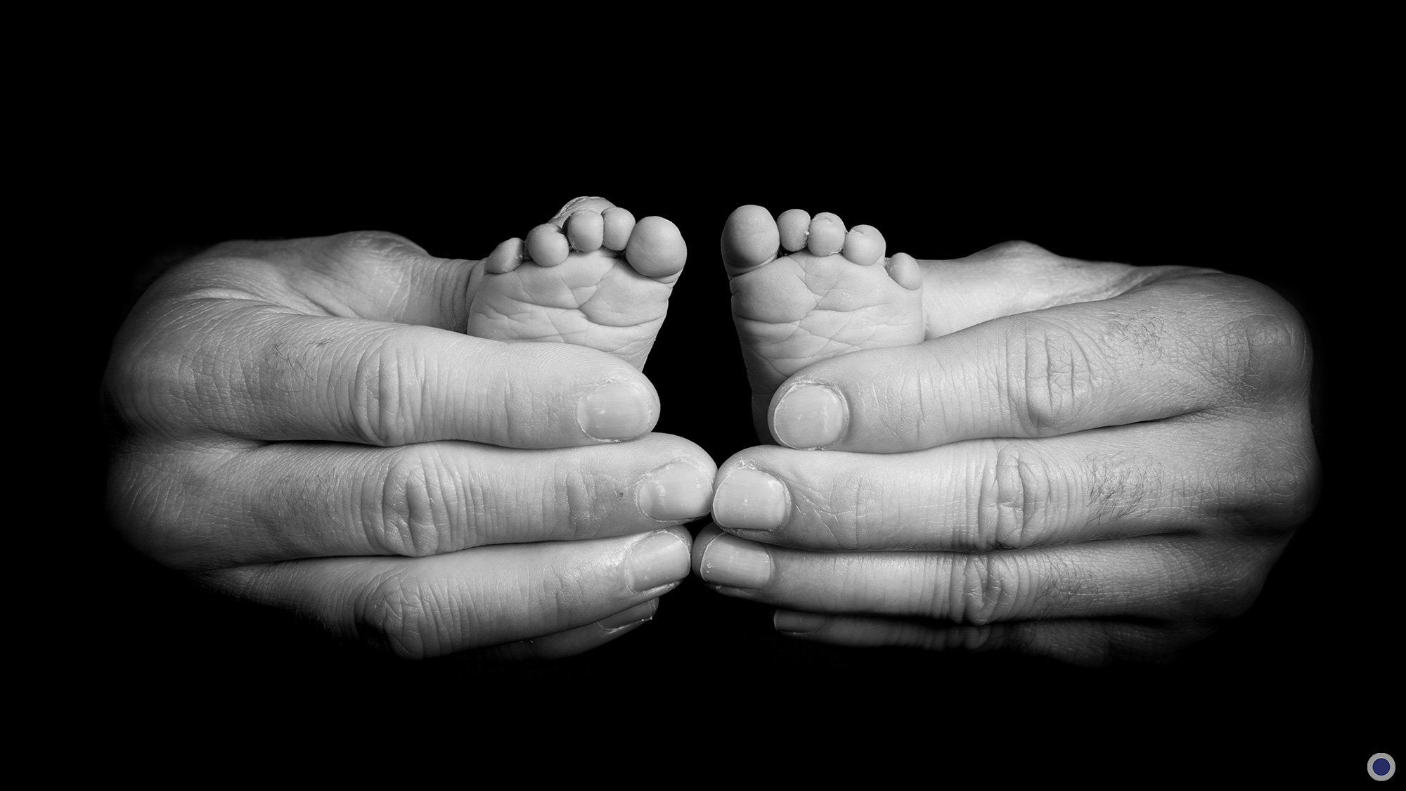 Séance photo de bébé - naissance - nouveau-né : Les petits pieds de Jules